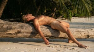 NUBRONZE male nudist — Caspian nude on the beach